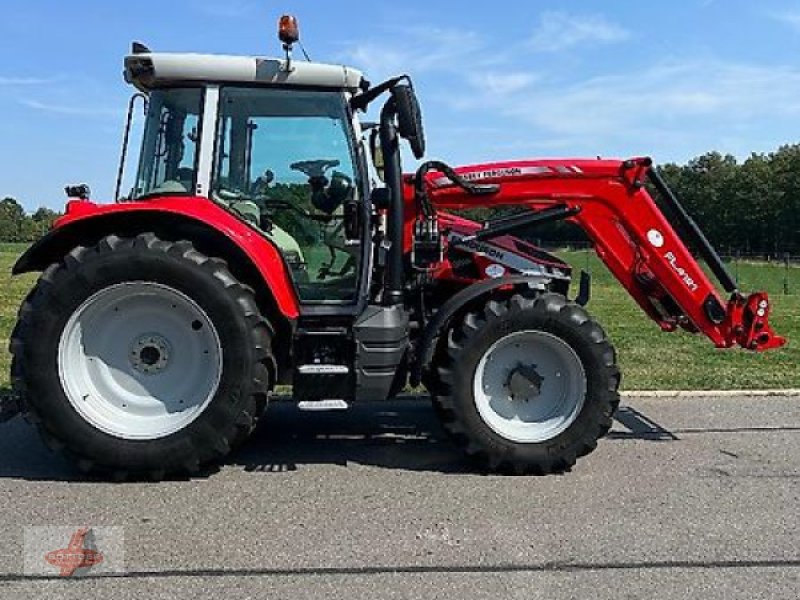 Traktor of the type Massey Ferguson MF 5S.145 Dyna-6 "Efficient", Vorführmaschine in Oederan