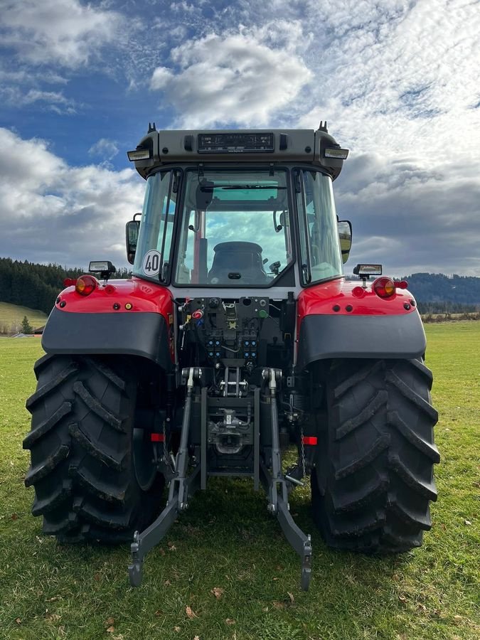 Traktor typu Massey Ferguson MF 5S.145 Dyna-6 Efficient, Gebrauchtmaschine v NATTERNBACH (Obrázek 3)