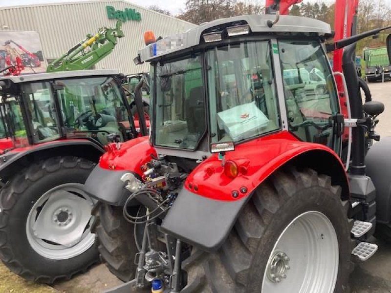 Traktor типа Massey Ferguson MF 5S.145 DYNA-6 EXCLUSIVE MAS, Gebrauchtmaschine в Auerbach (Фотография 5)