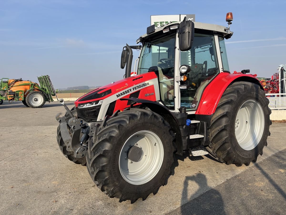 Traktor van het type Massey Ferguson MF 5S.145 Dyna-6 Exclusive, Vorführmaschine in Starrein (Foto 3)