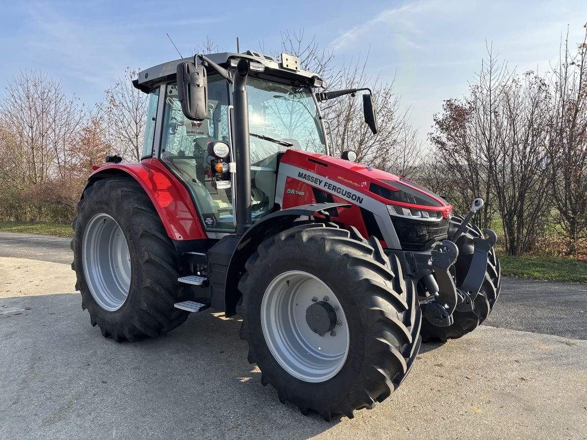 Traktor του τύπου Massey Ferguson MF 5S.145 Dyna-6 Exclusive, Vorführmaschine σε Starrein (Φωτογραφία 10)