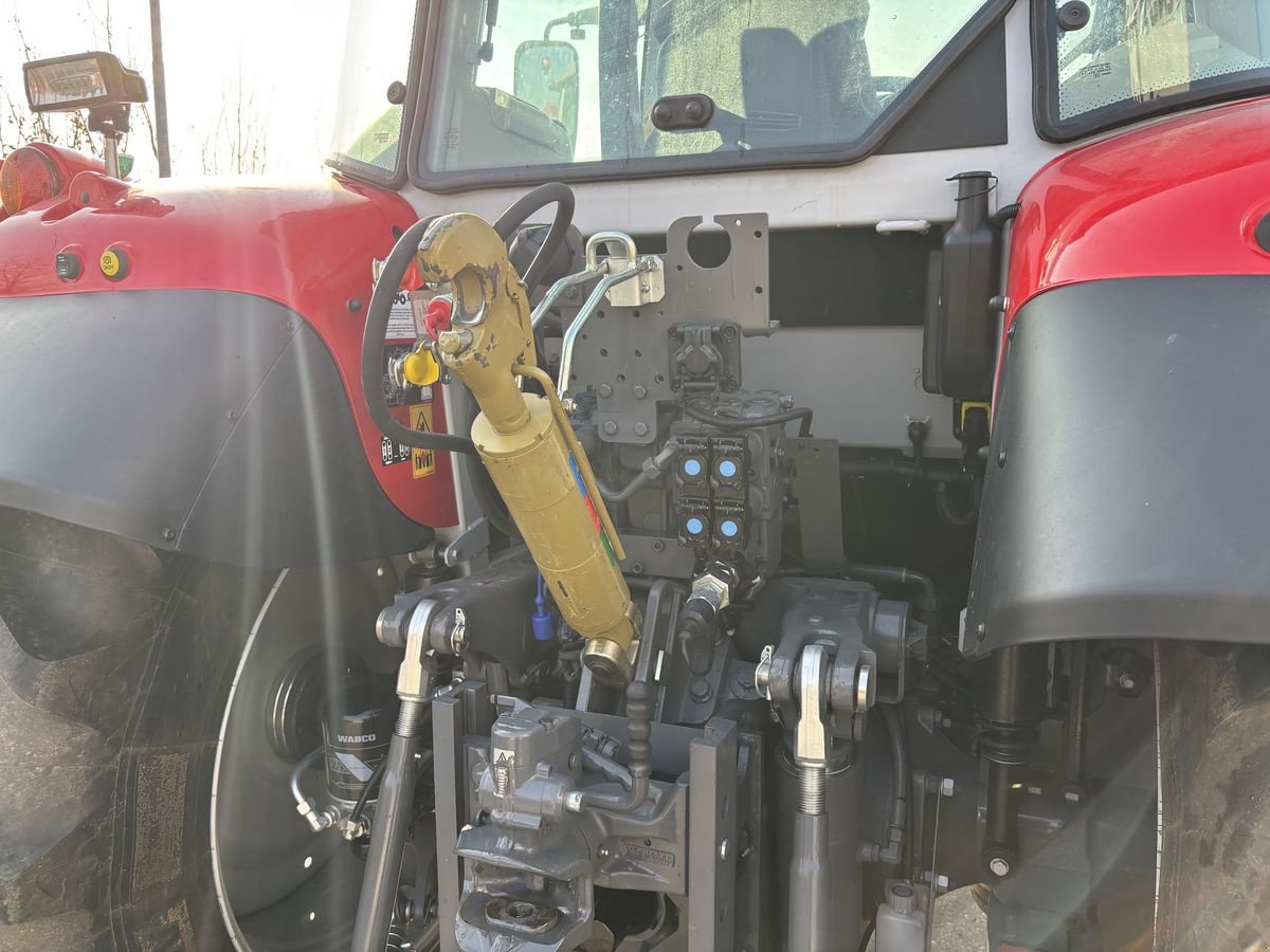 Traktor van het type Massey Ferguson MF 5S.145 Dyna-6 Exclusive, Vorführmaschine in Starrein (Foto 17)