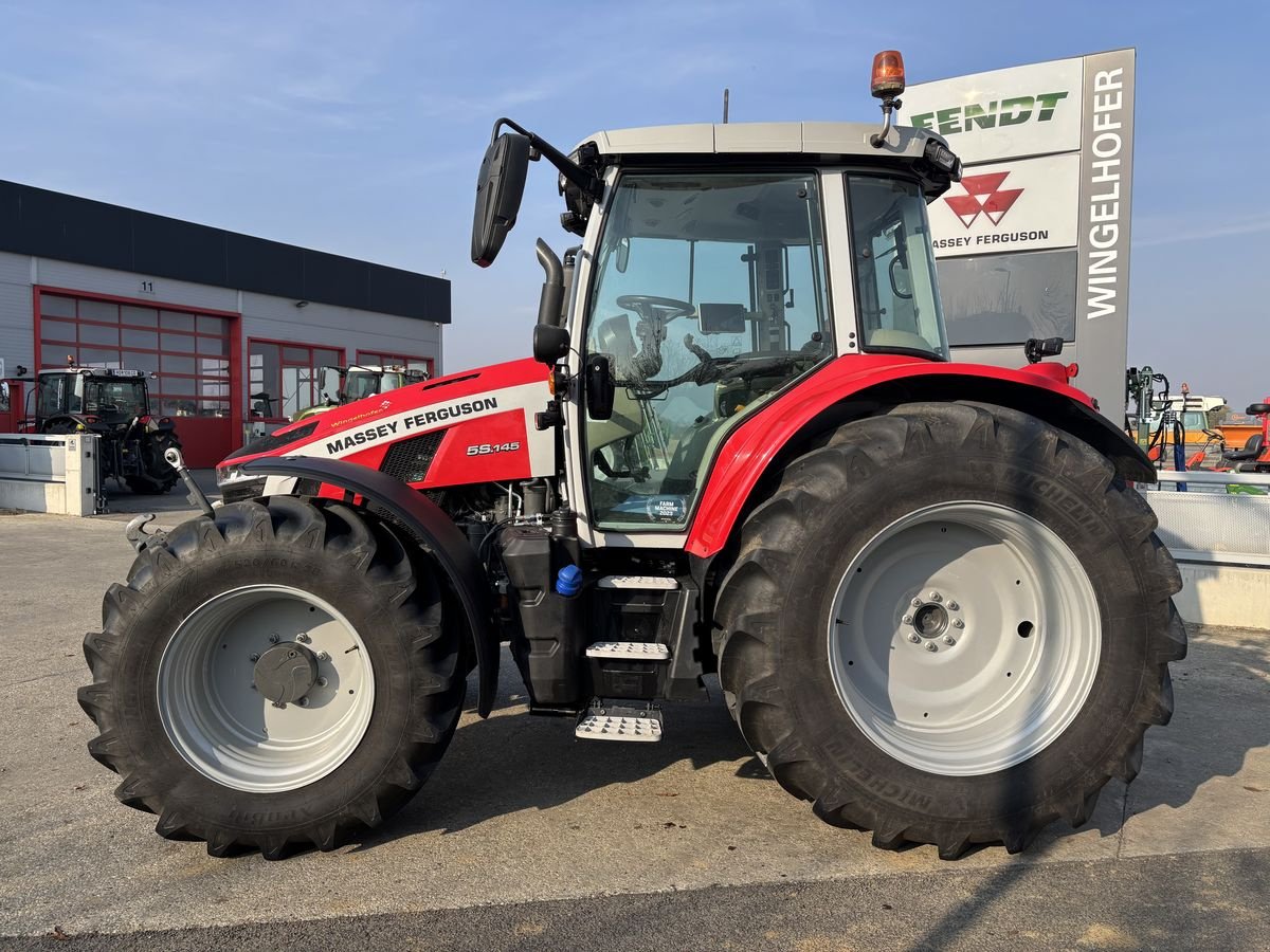 Traktor des Typs Massey Ferguson MF 5S.145 Dyna-6 Exclusive, Vorführmaschine in Starrein (Bild 4)