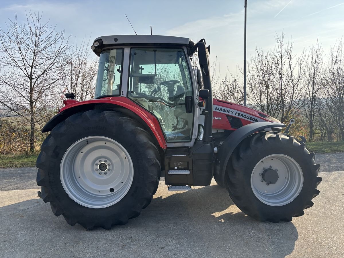 Traktor van het type Massey Ferguson MF 5S.145 Dyna-6 Exclusive, Vorführmaschine in Starrein (Foto 9)