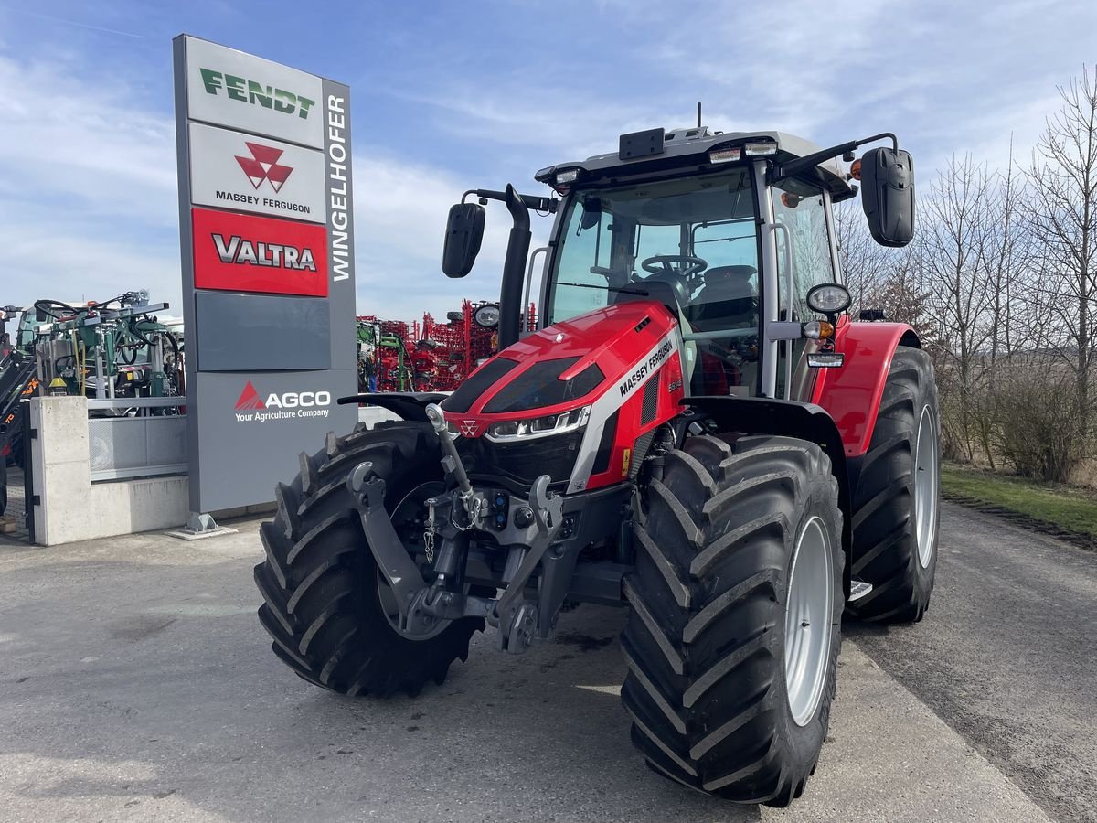 Traktor typu Massey Ferguson MF 5S.145 Dyna-6 Exclusive, Vorführmaschine w Starrein (Zdjęcie 1)