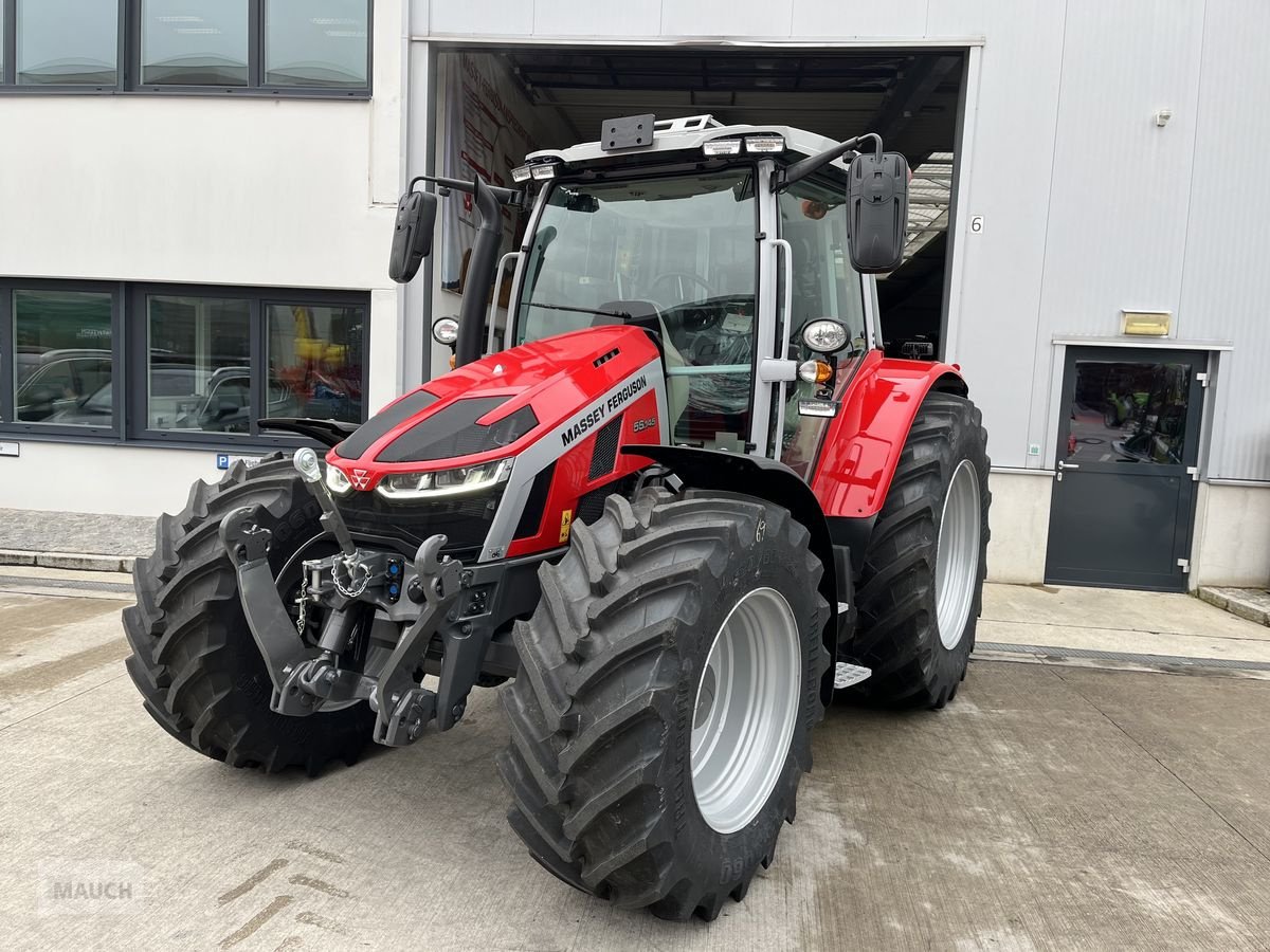 Traktor typu Massey Ferguson MF 5S.145 Dyna-6 Exclusive, Neumaschine w Burgkirchen (Zdjęcie 1)