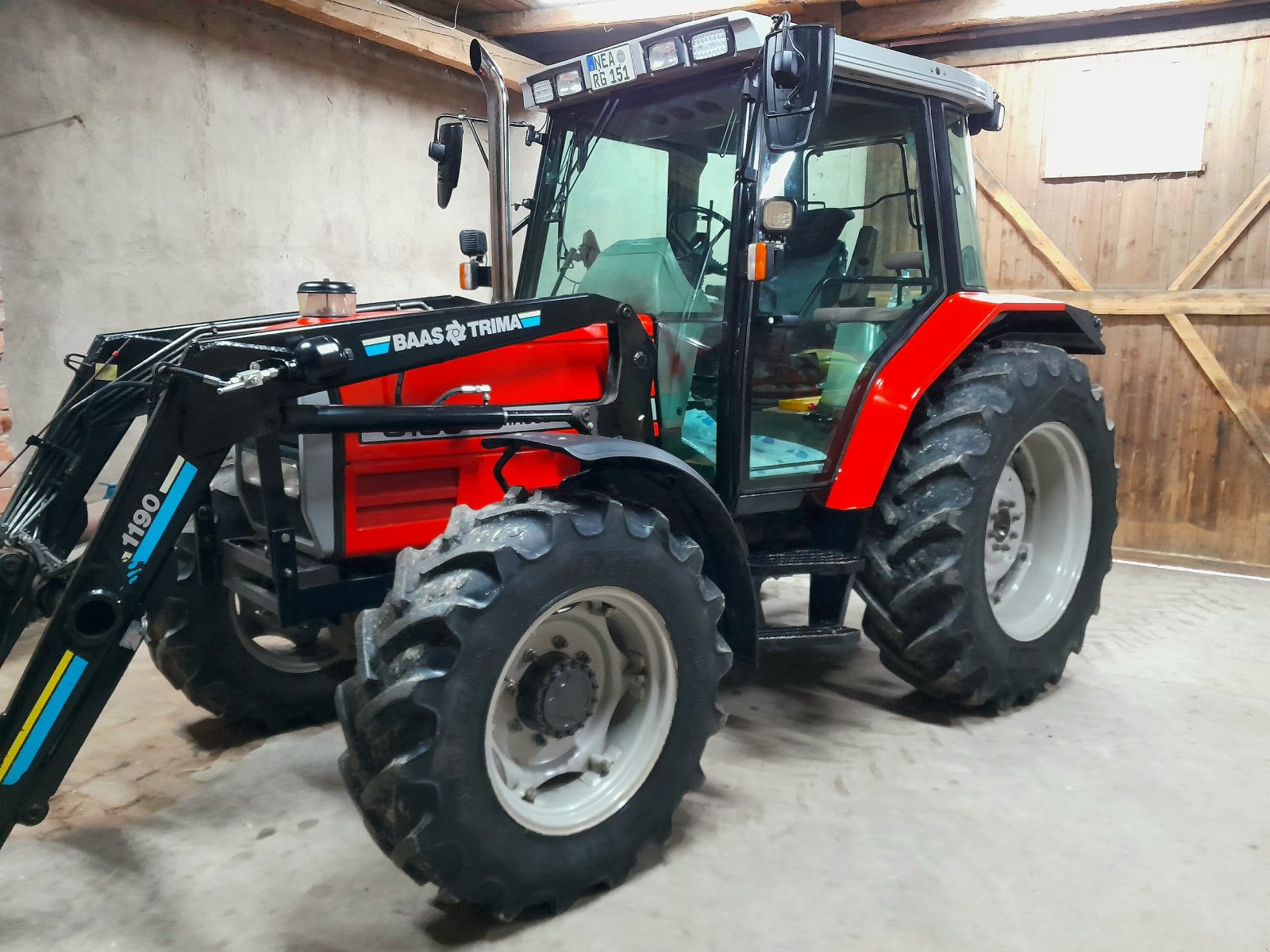 Traktor van het type Massey Ferguson MF 6130, Gebrauchtmaschine in Ipsheim (Foto 1)