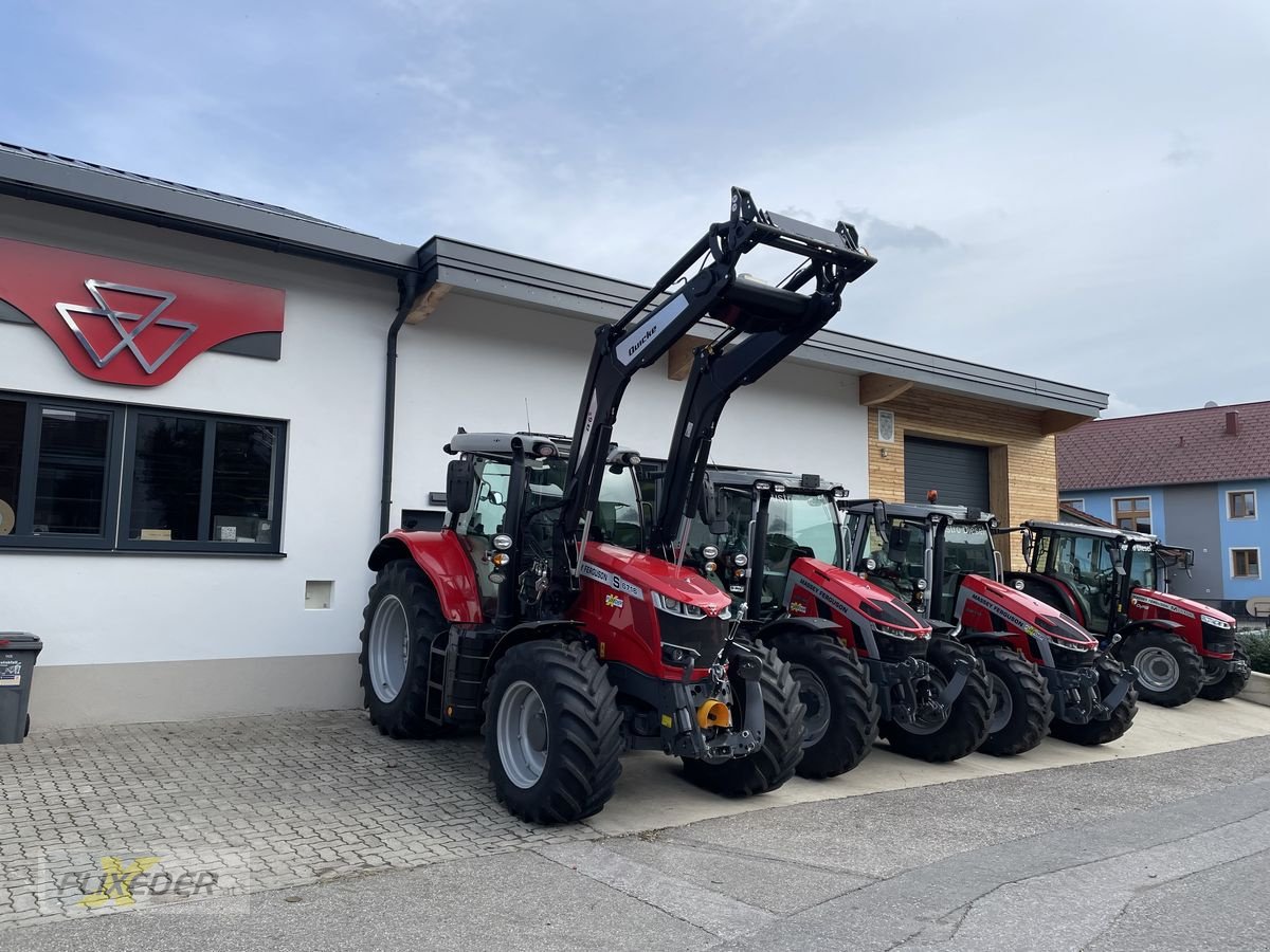 Traktor of the type Massey Ferguson MF 6716 S Dyna-VT Efficient, Vorführmaschine in Pattigham (Picture 2)