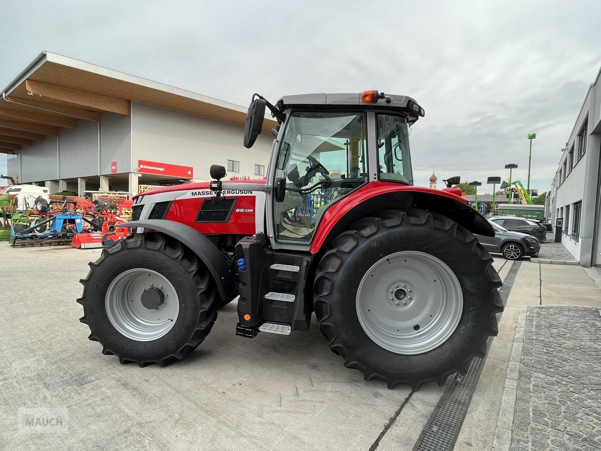 Traktor του τύπου Massey Ferguson MF 6S.135 Dyna-6 Efficient, Neumaschine σε Burgkirchen (Φωτογραφία 7)