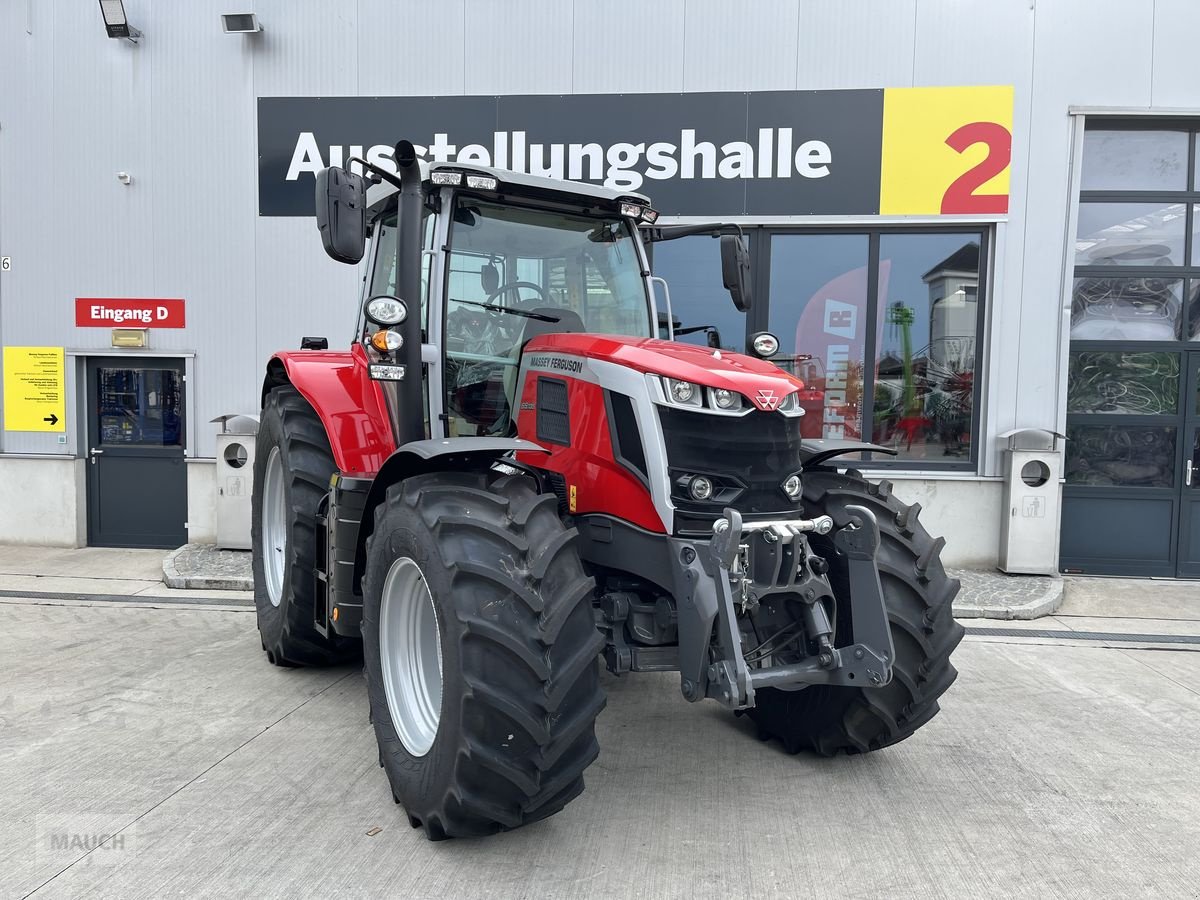 Traktor of the type Massey Ferguson MF 6S.135 Dyna-6 Efficient, Neumaschine in Burgkirchen (Picture 2)