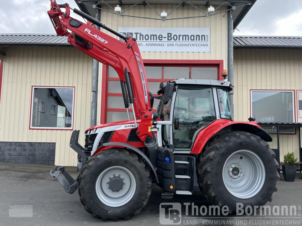 Traktor of the type Massey Ferguson MF 6S.180 Dyna-6 Exclusive, Mietmaschine in Prüm (Picture 1)