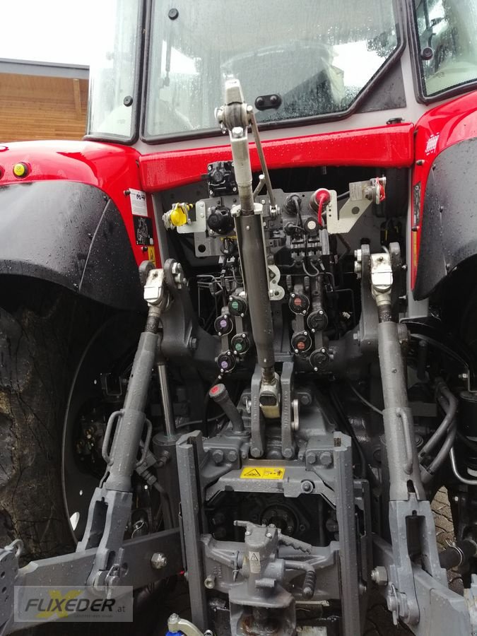 Traktor des Typs Massey Ferguson MF 6S.180 Dyna-VT Exclusive, Vorführmaschine in Pattigham (Bild 4)