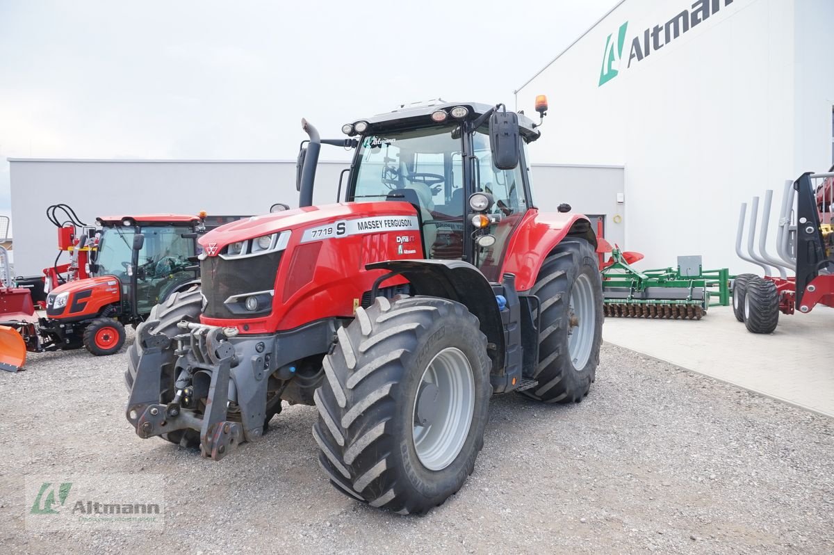 Traktor of the type Massey Ferguson MF 7719 S Dyna-VT Exclusive (Stage V), Gebrauchtmaschine in Lanzenkirchen (Picture 2)