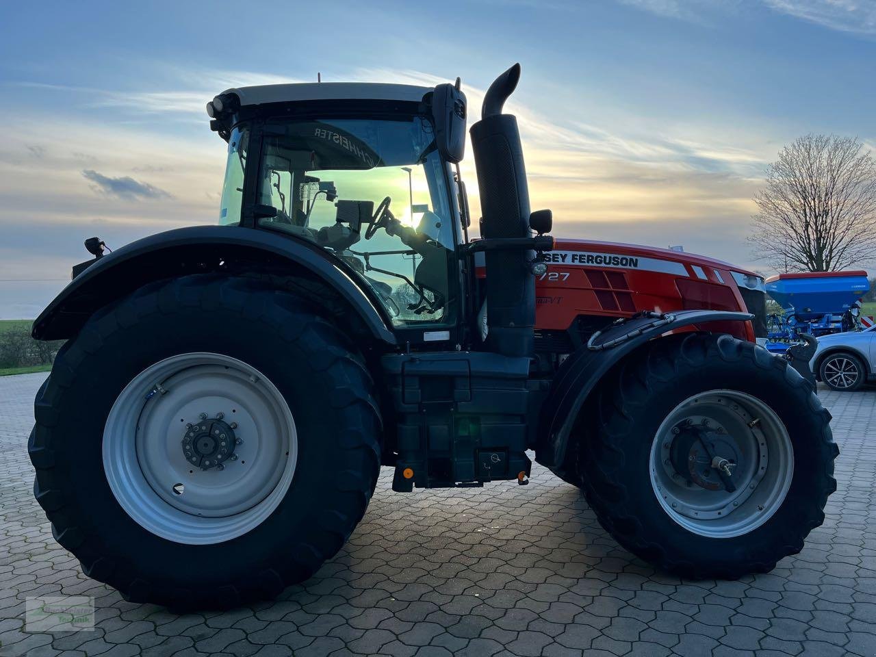 Traktor del tipo Massey Ferguson MF 8727 Dyna-VT, Gebrauchtmaschine en Coppenbruegge (Imagen 3)