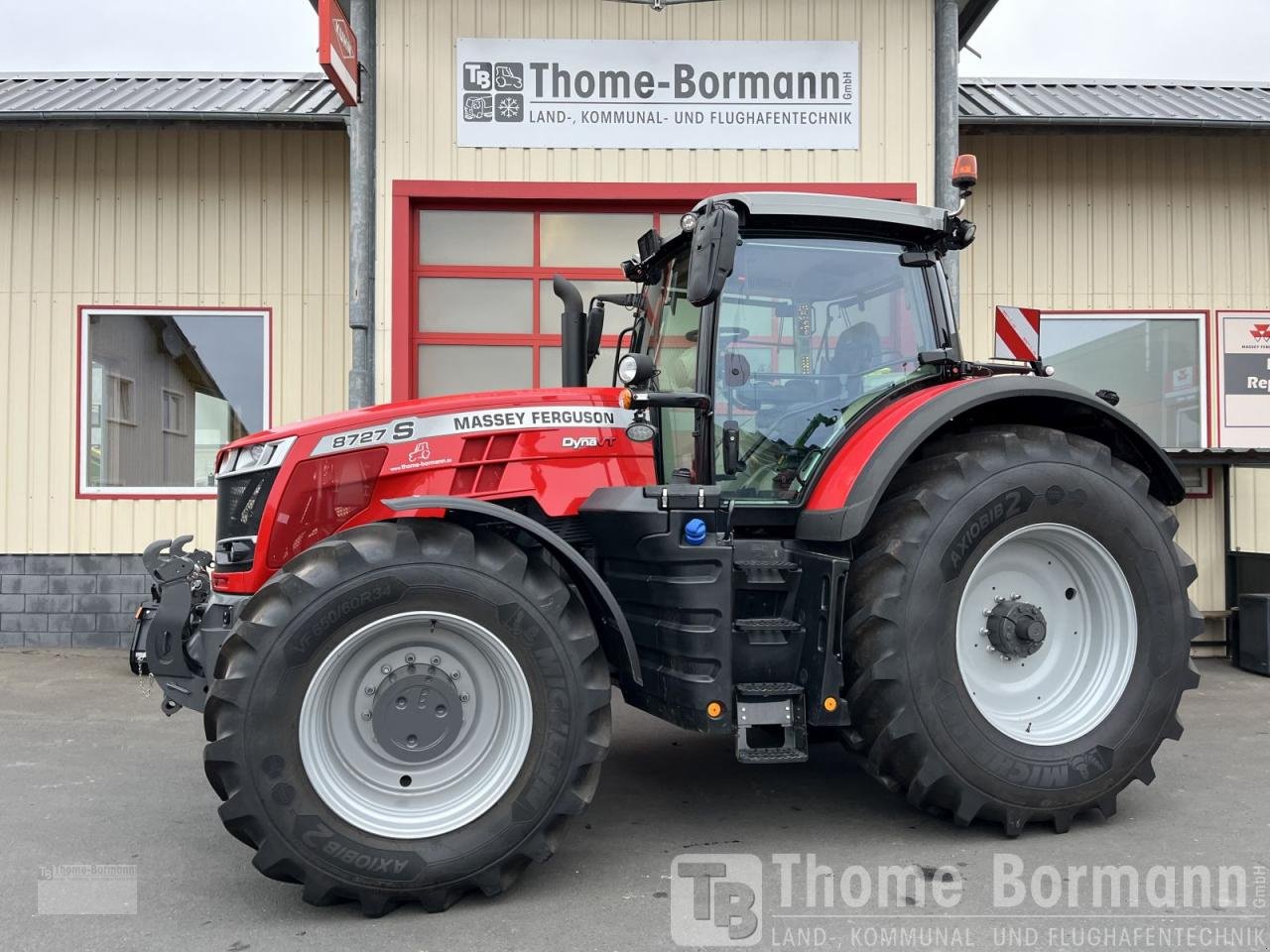 Traktor of the type Massey Ferguson MF 8727 S Dyna-VT Exclusive, Mietmaschine in Prüm (Picture 1)