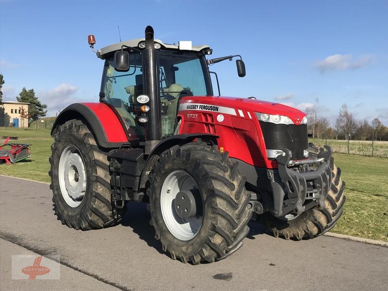 Traktor des Typs Massey Ferguson MF 8737, Gebrauchtmaschine in Oederan (Bild 2)