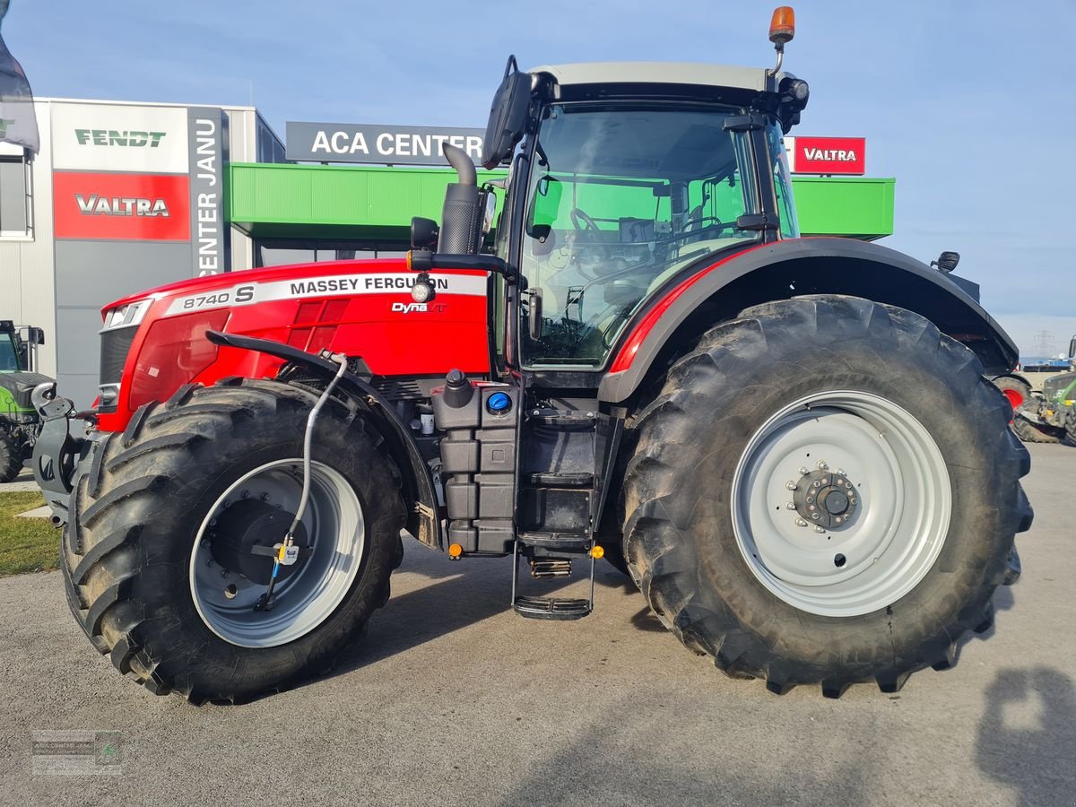 Traktor van het type Massey Ferguson MF 8740 S Efficient, Gebrauchtmaschine in Gerasdorf (Foto 2)