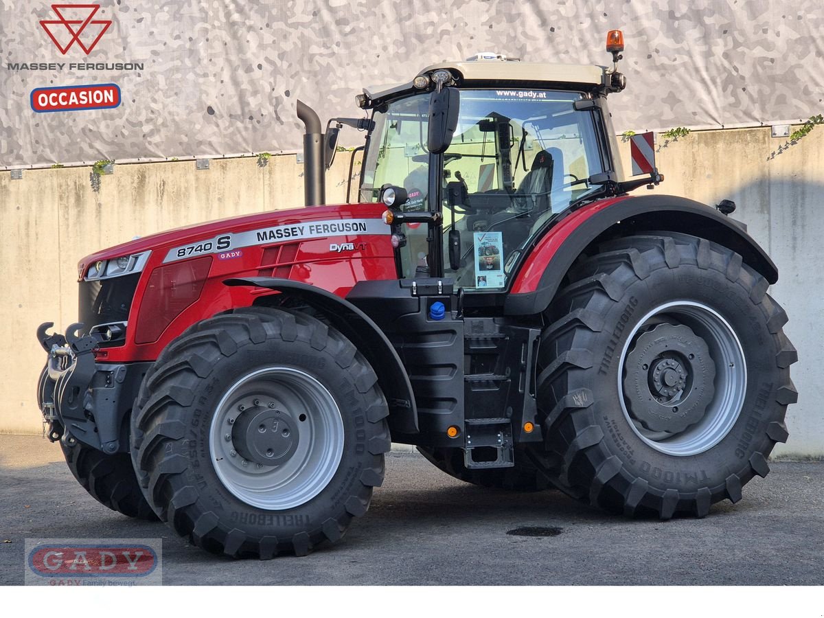 Traktor of the type Massey Ferguson MF 8740 S Exclusive (Stage V), Vorführmaschine in Lebring (Picture 1)