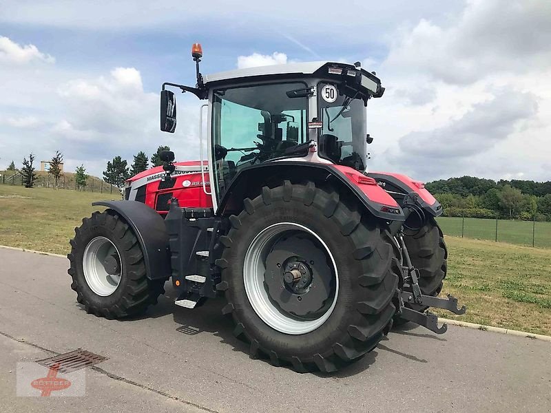 Traktor van het type Massey Ferguson MF 8S.205 Dyna-7 EFFICIENT, Gebrauchtmaschine in Oederan (Foto 4)