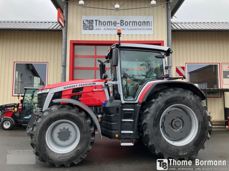 Traktor typu Massey Ferguson MF 8S.245 Dyna-VT, Mietmaschine v Prüm