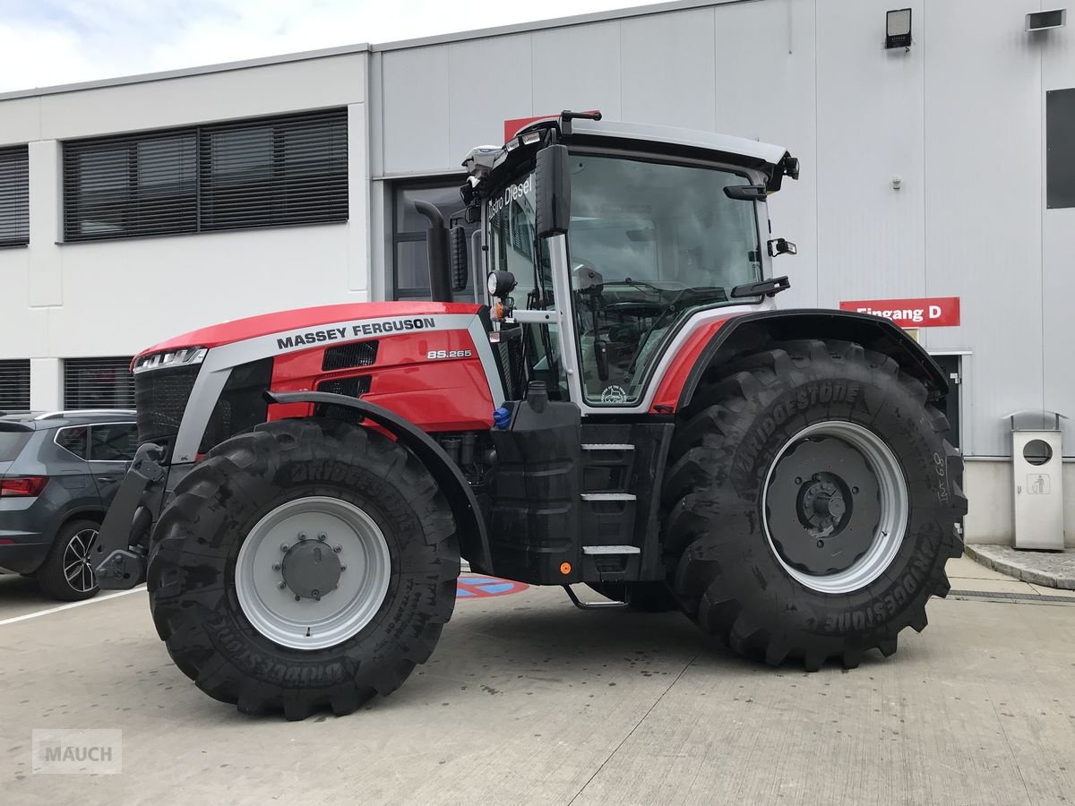 Traktor des Typs Massey Ferguson MF 8S.265 Dyna-7, Neumaschine in Burgkirchen (Bild 2)