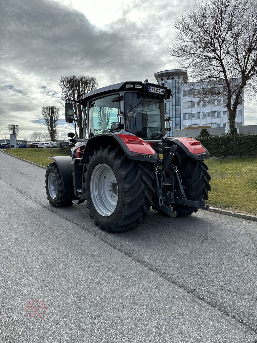 Traktor van het type Massey Ferguson MF 8S.265 Dyna E-Power, Gebrauchtmaschine in Schwechat (Foto 9)