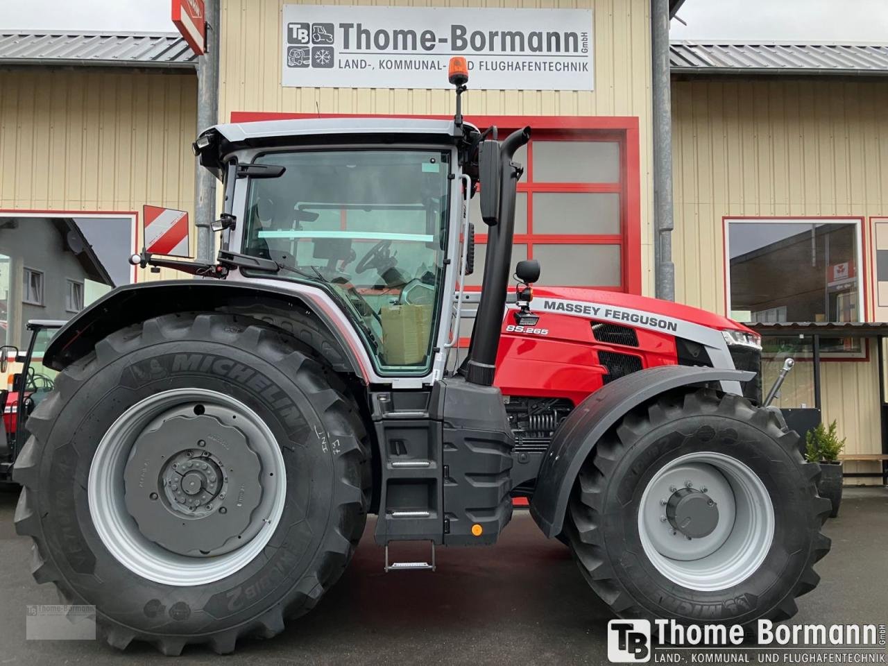 Traktor tip Massey Ferguson MF 8S.265 Dyna-VT, Gebrauchtmaschine in Prüm (Poză 8)