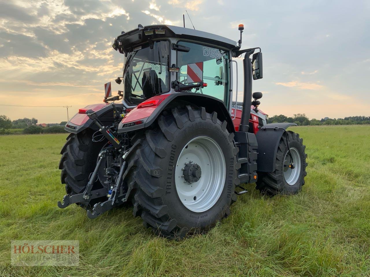 Traktor van het type Massey Ferguson MF 8S.265 DYNA-VT, Neumaschine in Warendorf (Foto 8)