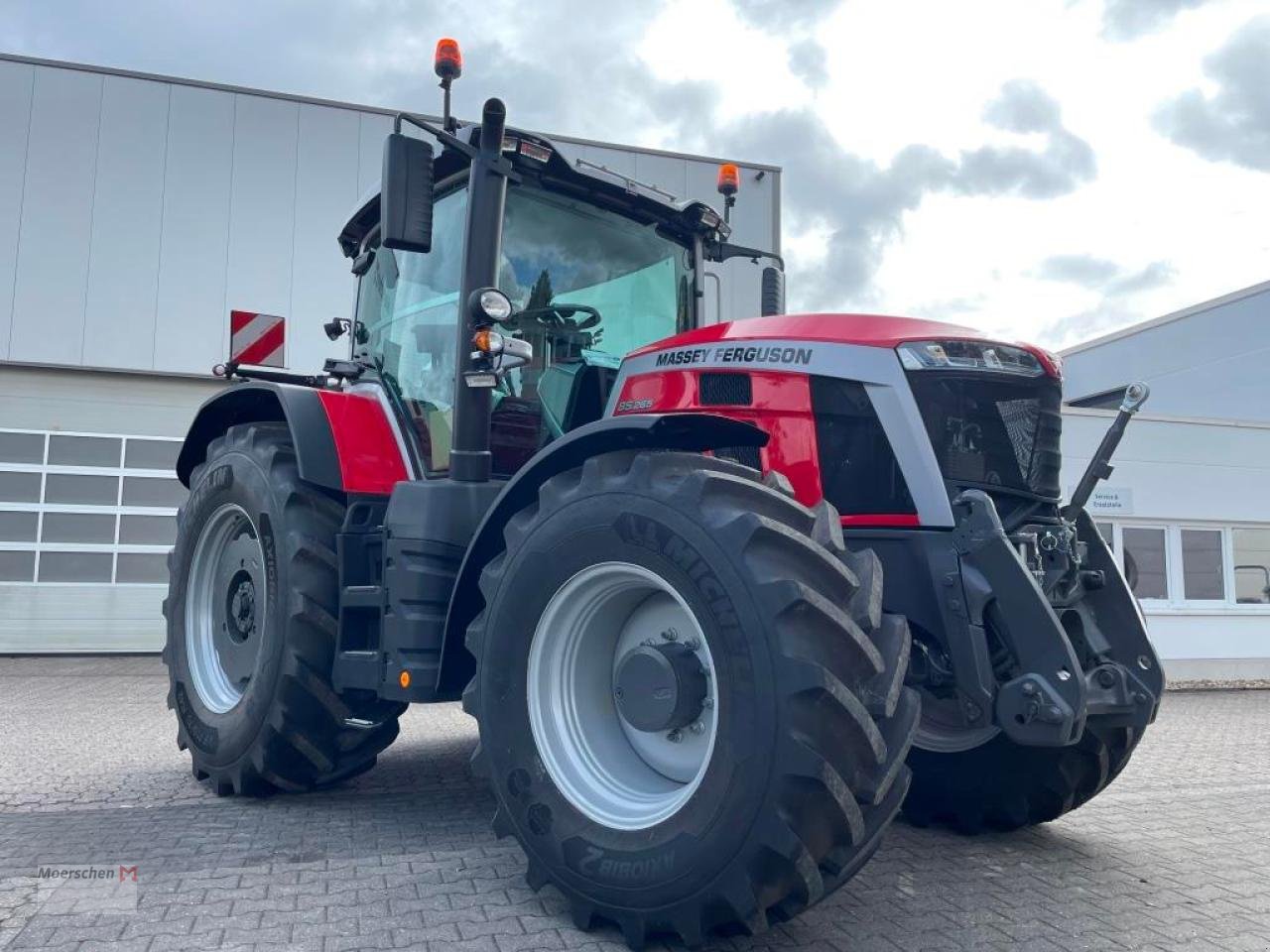 Traktor of the type Massey Ferguson MF 8S.265 Dyna-VT, Neumaschine in Tönisvorst (Picture 1)