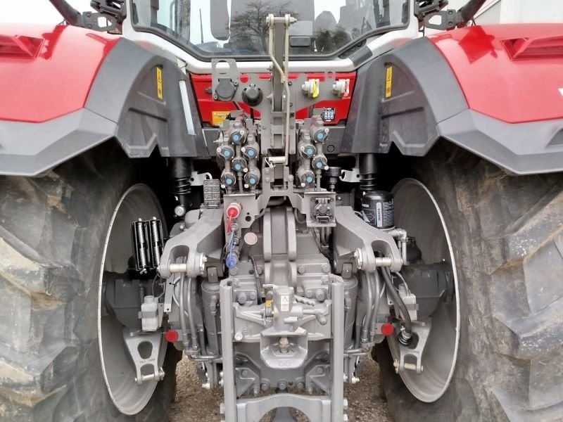 Traktor of the type Massey Ferguson MF 8S.305 DYNA-VT EXCLUSIVE MA, Gebrauchtmaschine in Sulzbach Rosenberg (Picture 5)