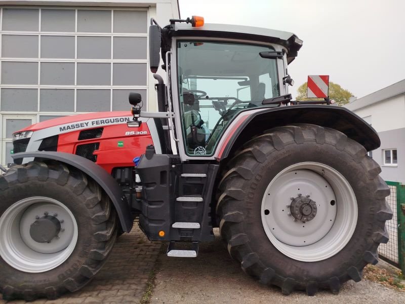 Traktor van het type Massey Ferguson MF 8S.305 DYNA-VT EXCLUSIVE MA, Gebrauchtmaschine in Sulzbach Rosenberg (Foto 2)