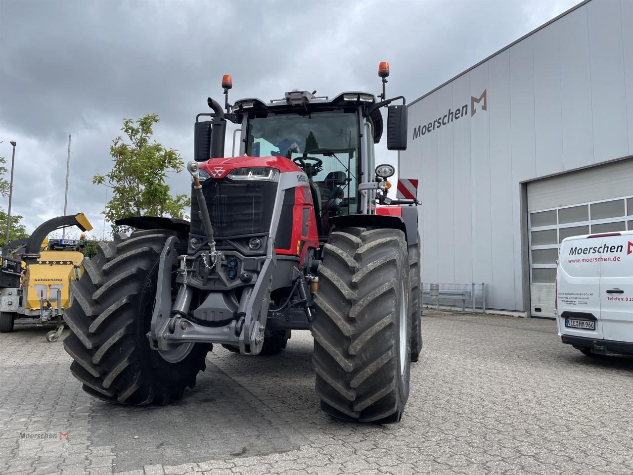 Traktor of the type Massey Ferguson MF 8S.305 Dyna-VT, Neumaschine in Tönisvorst (Picture 2)