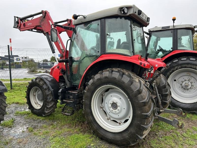 Traktor типа Massey Ferguson MF5610, Gebrauchtmaschine в LANDIVISIAU (Фотография 3)