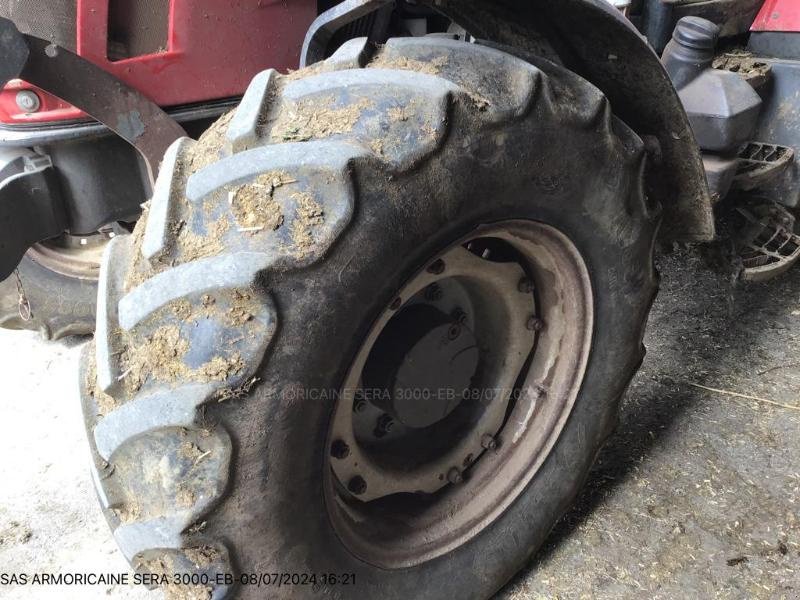 Traktor a típus Massey Ferguson MF5610, Gebrauchtmaschine ekkor: LANDIVISIAU (Kép 5)