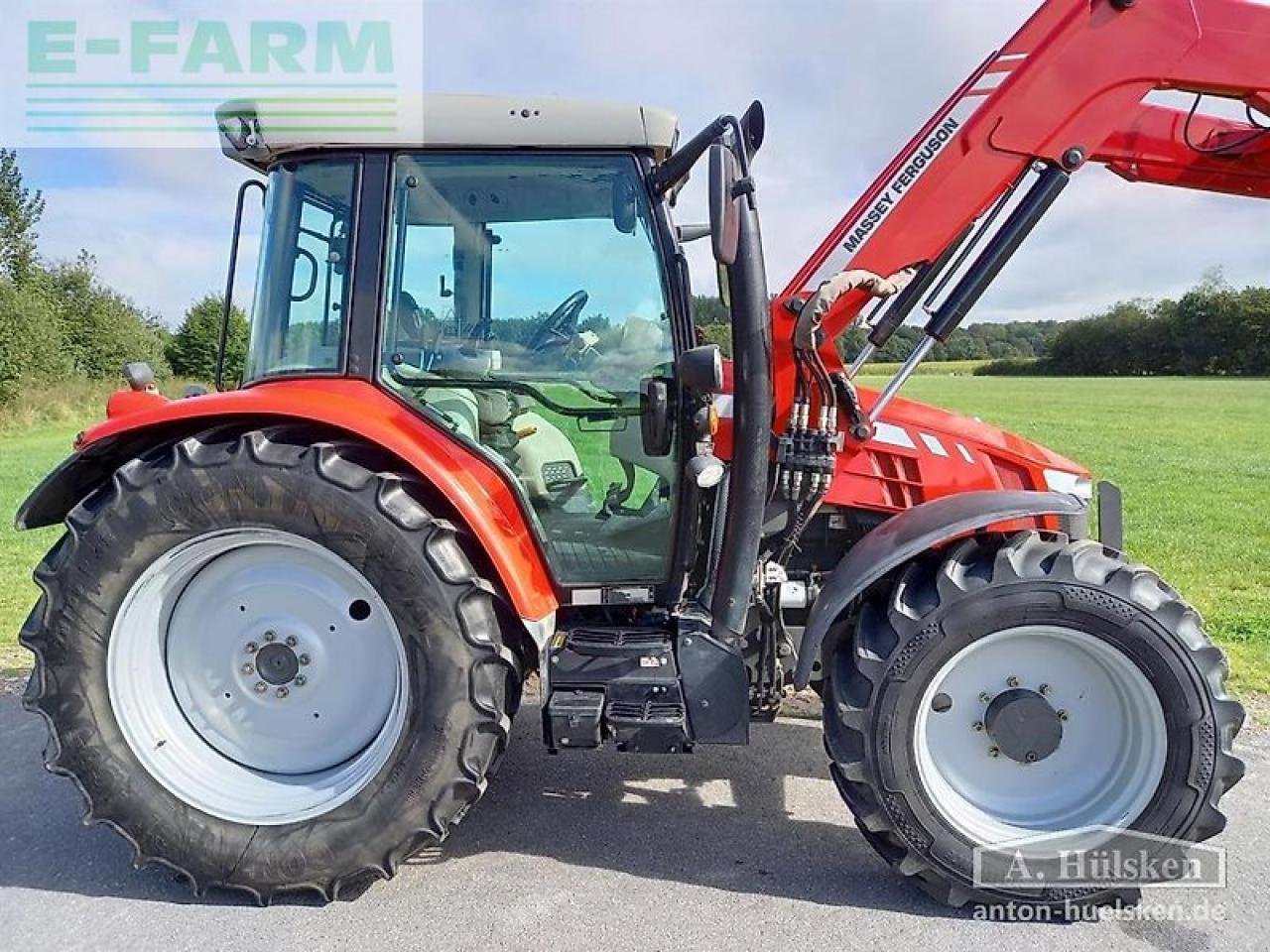 Traktor типа Massey Ferguson mf5611dyna4, Gebrauchtmaschine в ROSENDAHL (Фотография 7)