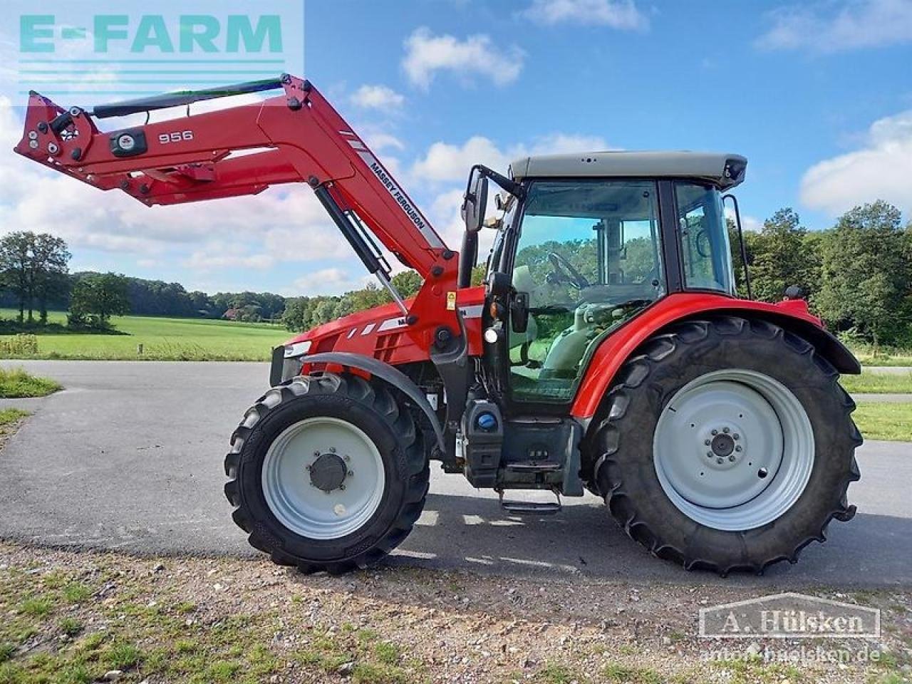 Traktor des Typs Massey Ferguson mf5611dyna4, Gebrauchtmaschine in ROSENDAHL (Bild 12)