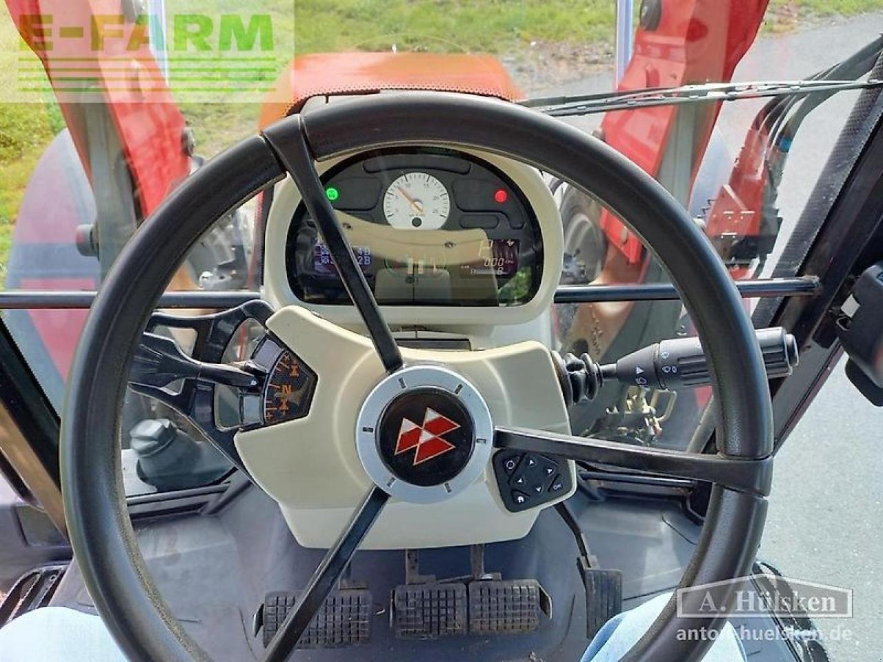 Traktor от тип Massey Ferguson mf5611dyna4, Gebrauchtmaschine в ROSENDAHL (Снимка 16)