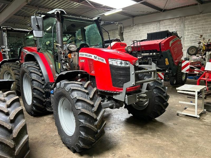 Traktor des Typs Massey Ferguson MF5710M Cab, Gebrauchtmaschine in BRIEC (Bild 2)