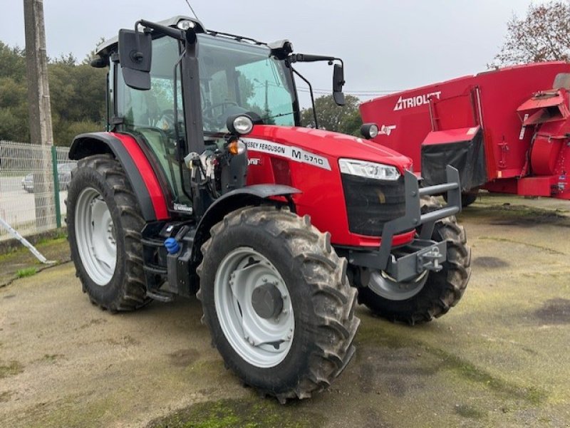 Traktor van het type Massey Ferguson MF5710M Cab, Gebrauchtmaschine in JOSSELIN (Foto 2)