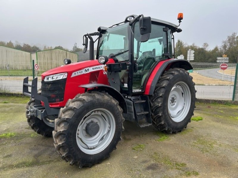 Traktor типа Massey Ferguson MF5710M Cab, Gebrauchtmaschine в JOSSELIN (Фотография 1)