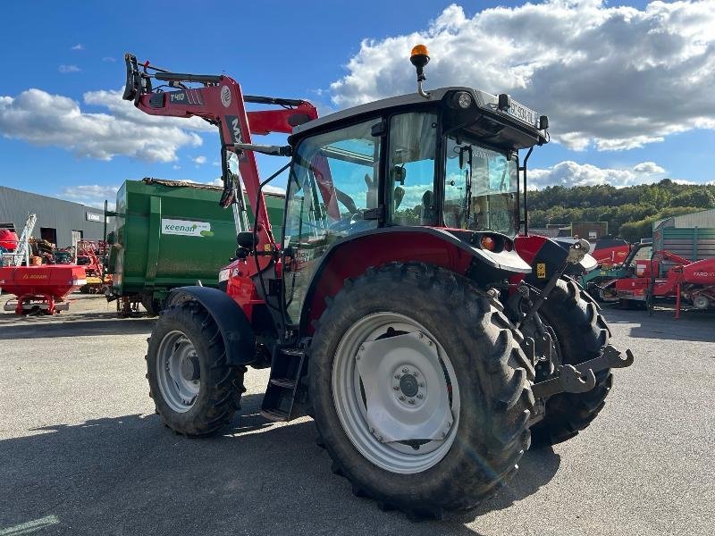 Traktor от тип Massey Ferguson MF5711M Cab, Gebrauchtmaschine в JOSSELIN (Снимка 5)