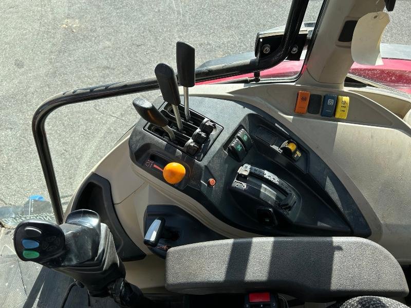 Traktor van het type Massey Ferguson MF5711M Cab, Gebrauchtmaschine in JOSSELIN (Foto 7)