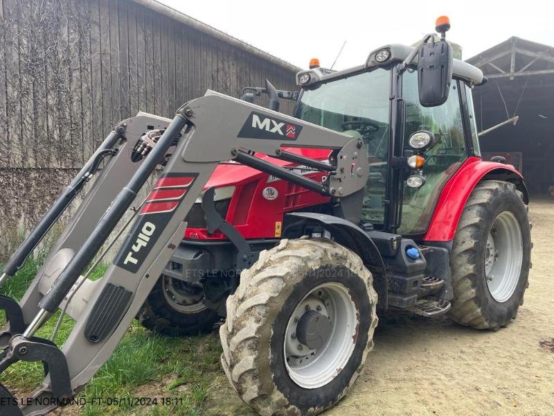 Traktor Türe ait Massey Ferguson MF5711S, Gebrauchtmaschine içinde JOSSELIN (resim 1)