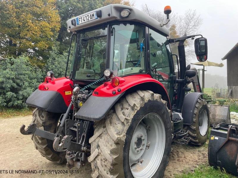 Traktor des Typs Massey Ferguson MF5711S, Gebrauchtmaschine in JOSSELIN (Bild 3)