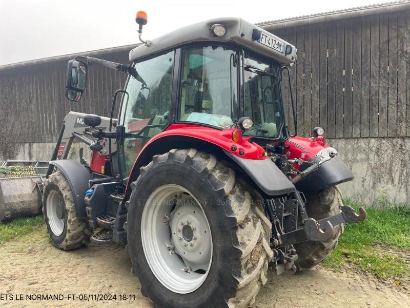 Traktor des Typs Massey Ferguson MF5711S, Gebrauchtmaschine in JOSSELIN (Bild 2)