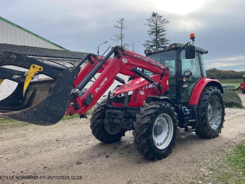 Traktor des Typs Massey Ferguson MF5712 SL, Gebrauchtmaschine in JOSSELIN (Bild 1)