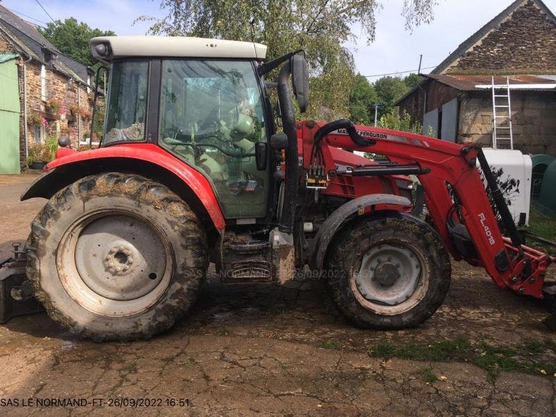 Traktor del tipo Massey Ferguson MF5712S, Gebrauchtmaschine en JOSSELIN