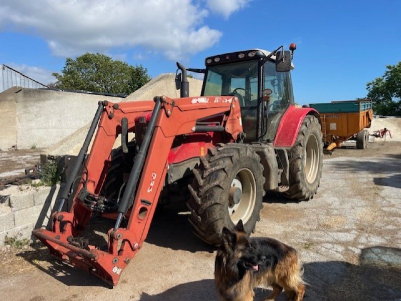 Traktor типа Massey Ferguson MF6465, Gebrauchtmaschine в BRIEC (Фотография 1)