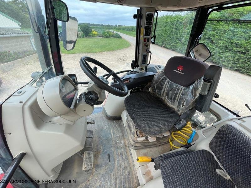 Traktor du type Massey Ferguson MF6713S NEW T5, Gebrauchtmaschine en LANDIVISIAU (Photo 9)