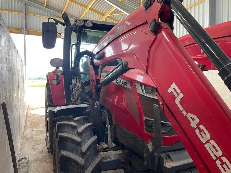 Traktor des Typs Massey Ferguson MF6713S NEW T5, Gebrauchtmaschine in BRIEC (Bild 2)